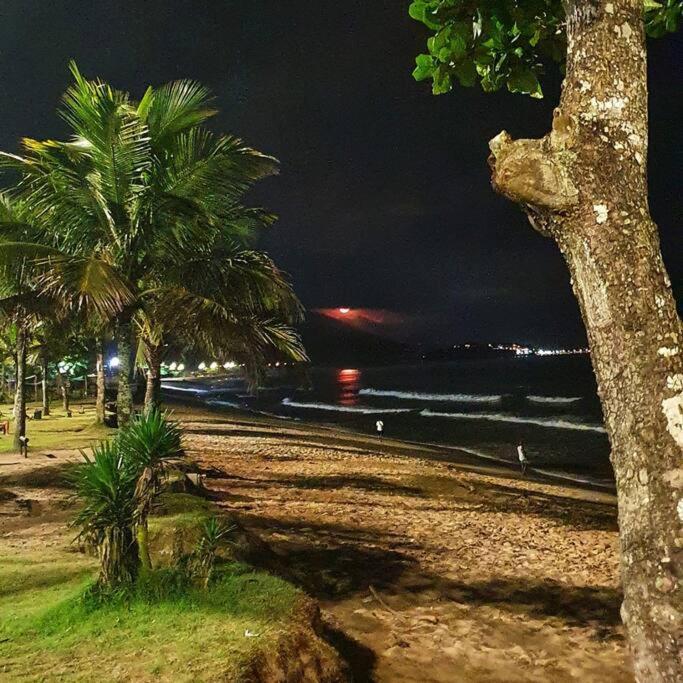 100Mts Da Praia Com Churrasqueira, Piscina E Wi-Fi Caraguatatuba Exterior foto